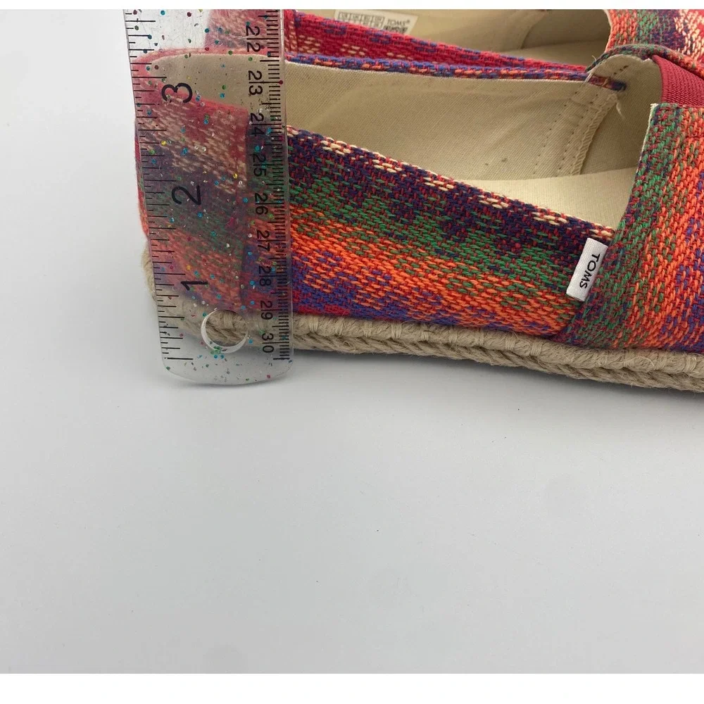 TOMS Womens Classic Slip On Espadrille Shoes Size 6M Red‎ Multi Color Pattern